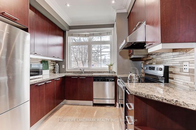 95b Finch Ave W, House attached with 3 bedrooms, 3 bathrooms and 2 parking in Toronto ON | Image 23