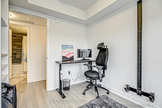 221 - 155 Downsview Park Blvd, Townhouse with 2 bedrooms, 2 bathrooms and 1 parking in Toronto ON | Image 2