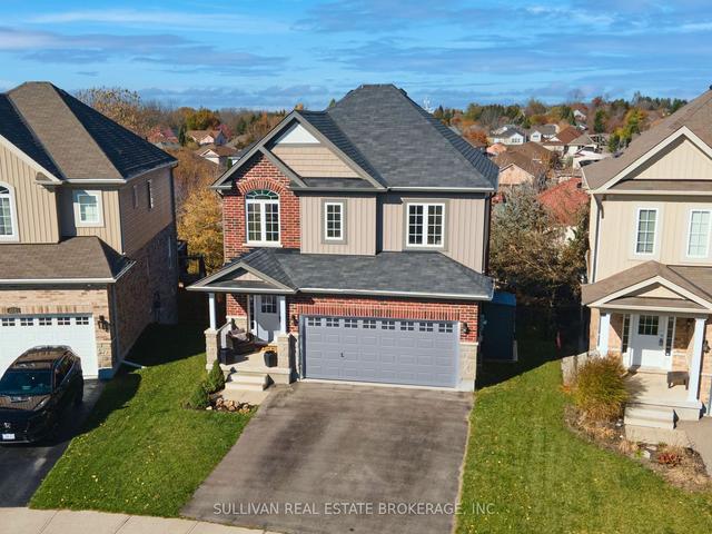 262 Vincent Dr, House detached with 3 bedrooms, 4 bathrooms and 4 parking in North Dumfries ON | Image 1