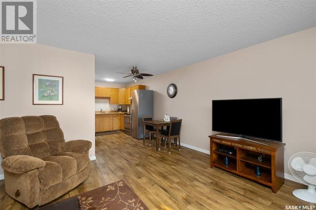 205 - 314 11th Street E, Condo with 2 bedrooms, 1 bathrooms and null parking in Prince Albert SK | Image 8