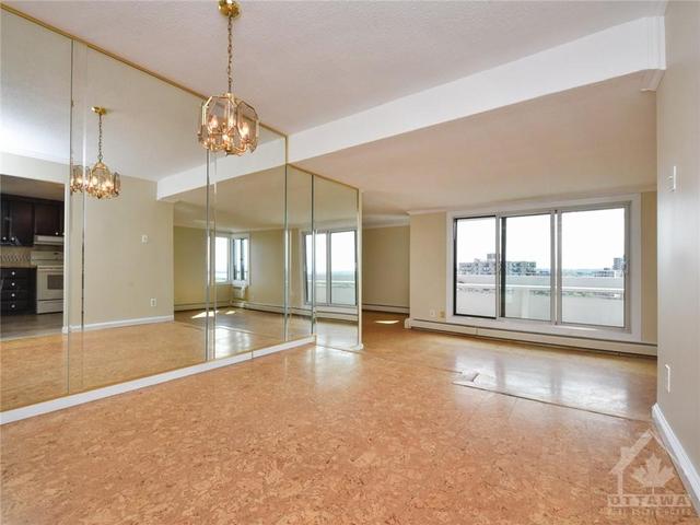 1907 - 1171 Ambleside Drive, Condo with 2 bedrooms, 1 bathrooms and 1 parking in Ottawa ON | Image 7
