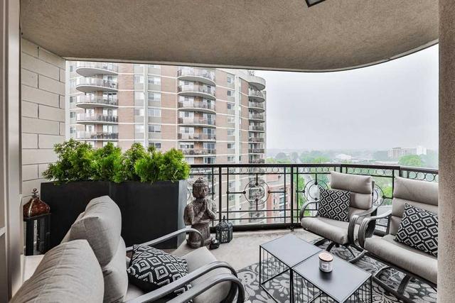 1202 - 111 Forsythe St, Condo with 2 bedrooms, 3 bathrooms and 2 parking in Oakville ON | Image 26