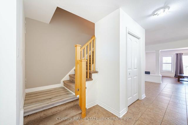 542 Isaiah Cres, House detached with 7 bedrooms, 4 bathrooms and 3 parking in Kitchener ON | Image 7