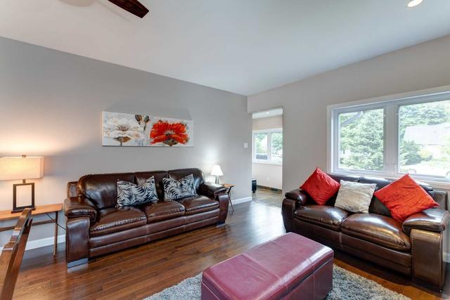 40 Amiens Rd, House detached with 3 bedrooms, 2 bathrooms and 6 parking in Toronto ON | Image 3