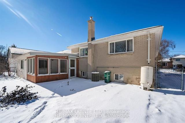 59 Sinclair St, House detached with 3 bedrooms, 1 bathrooms and 3 parking in Belleville ON | Image 26