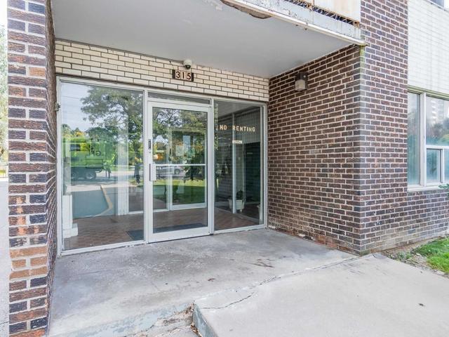 602 - 315 Dixon Rd, Condo with 3 bedrooms, 2 bathrooms and 1 parking in Toronto ON | Image 27