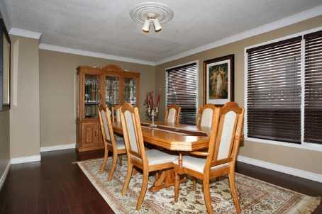 4469 Gullfoot Circ, House detached with 3 bedrooms, 4 bathrooms and 4 parking in Mississauga ON | Image 3