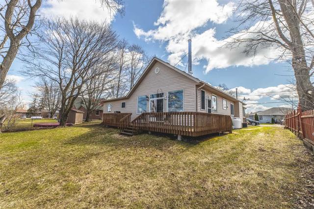 18 Albert St, House detached with 2 bedrooms, 2 bathrooms and 4 parking in Kawartha Lakes ON | Image 18