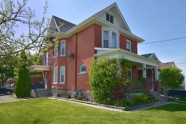 831 Park St S, House detached with 4 bedrooms, 3 bathrooms and 4 parking in Peterborough ON | Image 1