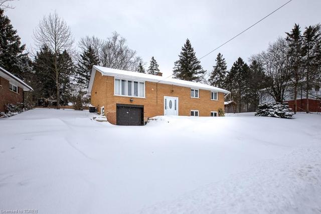 2 Hillside Drive, House detached with 3 bedrooms, 1 bathrooms and 5 parking in Tillsonburg ON | Image 1
