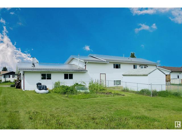 4313 51 St, House detached with 4 bedrooms, 2 bathrooms and null parking in Smoky Lake AB | Image 35