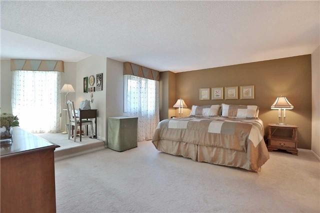4045 Loyalist Dr, House detached with 4 bedrooms, 3 bathrooms and 3 parking in Mississauga ON | Image 11