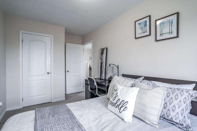 60 Soccavo Cres, Townhouse with 3 bedrooms, 4 bathrooms and 2 parking in Brampton ON | Image 7