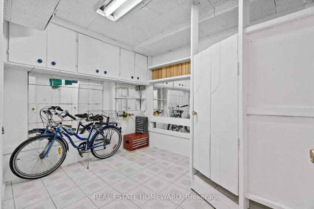 70 Stanley Terr, House attached with 3 bedrooms, 2 bathrooms and 2 parking in Toronto ON | Image 25