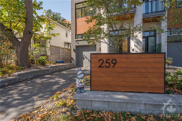259 Beechwood Avenue, Townhouse with 4 bedrooms, 4 bathrooms and 2 parking in Ottawa ON | Image 2