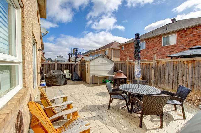 20 Tawnberry Circ, House detached with 4 bedrooms, 3 bathrooms and 5 parking in Brampton ON | Image 32
