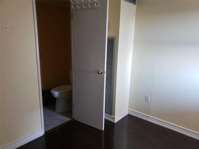 1005 - 4 Lisa St, Condo with 3 bedrooms, 2 bathrooms and 1 parking in Brampton ON | Image 12