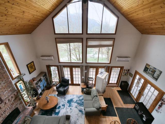 2960 Upper Slocan Park Road, House detached with 4 bedrooms, 3 bathrooms and null parking in Central Kootenay H BC | Image 3