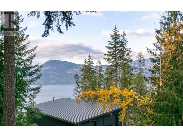 2611 Duncan Road, House detached with 5 bedrooms, 3 bathrooms and 2 parking in Columbia Shuswap C BC | Image 74