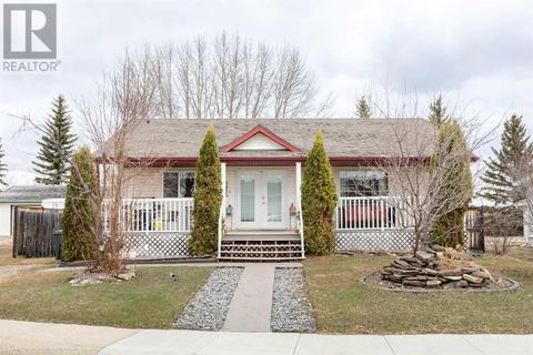 5416 49a Avenue, House detached with 4 bedrooms, 2 bathrooms and 1 parking in Alix AB | Card Image