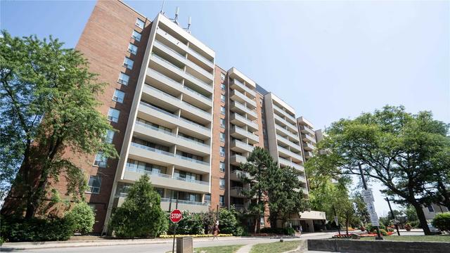 802 - 1 Four Winds Dr, Condo with 2 bedrooms, 1 bathrooms and 1 parking in Toronto ON | Image 11