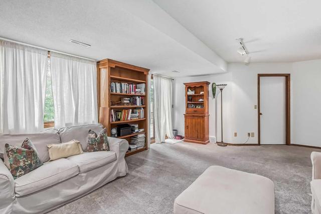 85 Edgeland Road Nw, Home with 2 bedrooms, 2 bathrooms and 4 parking in Calgary AB | Image 33