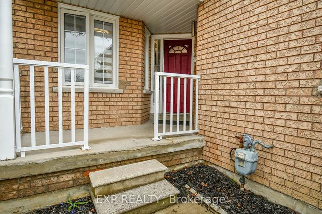 30 Aikens Cres, House attached with 3 bedrooms, 3 bathrooms and 3 parking in Barrie ON | Image 23