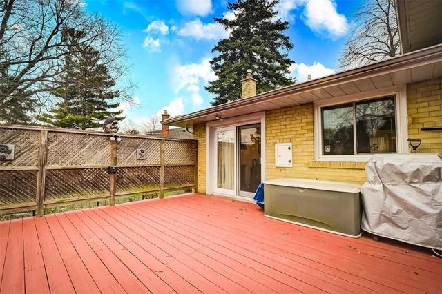 39 Fareham Cres, House detached with 3 bedrooms, 2 bathrooms and 3 parking in Toronto ON | Image 21