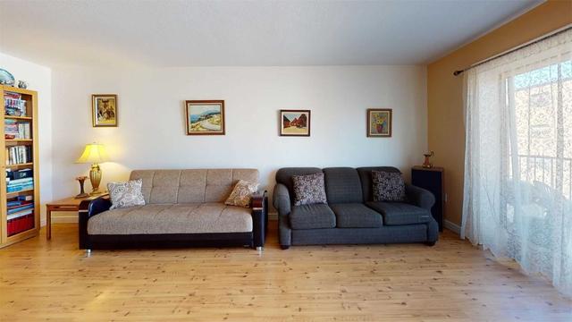 406 - 8 Kingsbridge Crt, Condo with 2 bedrooms, 1 bathrooms and 1 parking in Toronto ON | Image 8
