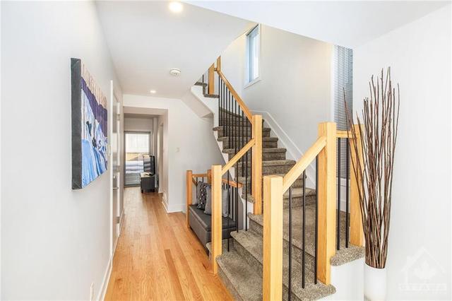 785 De L'eglise Street, Home with 3 bedrooms, 4 bathrooms and 3 parking in Ottawa ON | Image 3