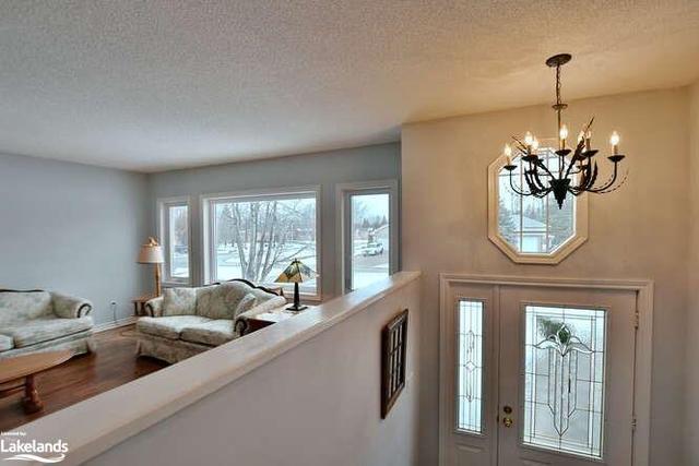 4 Kenwell Court, House detached with 4 bedrooms, 3 bathrooms and 8 parking in Wasaga Beach ON | Image 2