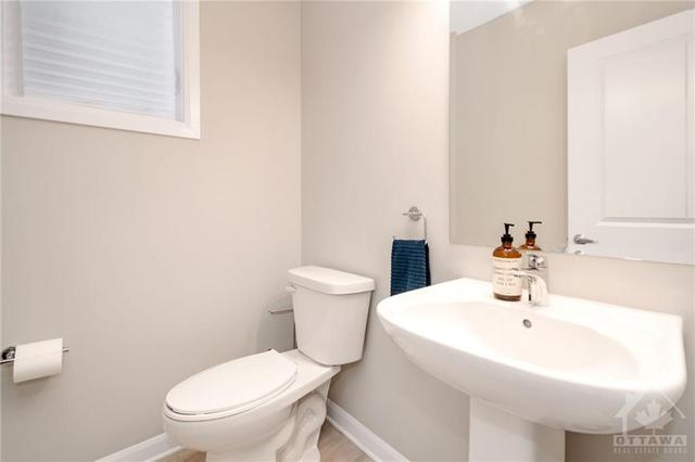 18 Gardenpost Terrace, Townhouse with 3 bedrooms, 3 bathrooms and 3 parking in Ottawa ON | Image 15