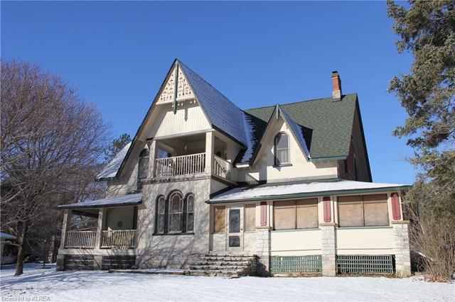 6 Nipissing Street, House detached with 7 bedrooms, 7 bathrooms and null parking in Kawartha Lakes ON | Image 1