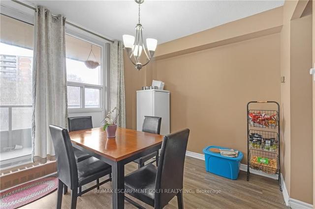 402 - 1966 Main St W, Condo with 3 bedrooms, 2 bathrooms and 1 parking in Hamilton ON | Image 3