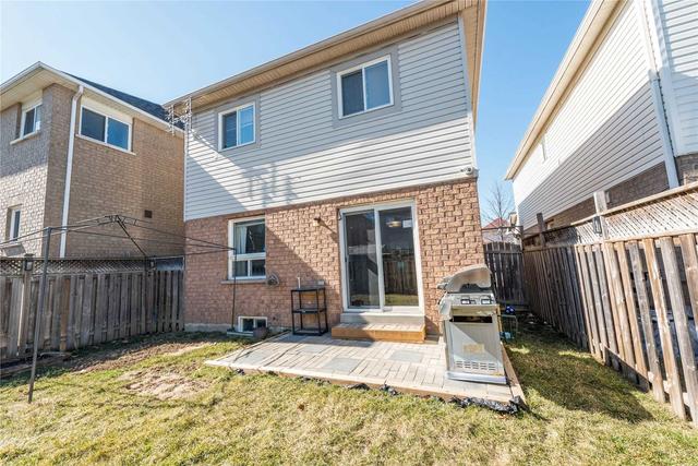 53 Ridgemore Cres, House detached with 3 bedrooms, 3 bathrooms and 5 parking in Brampton ON | Image 9
