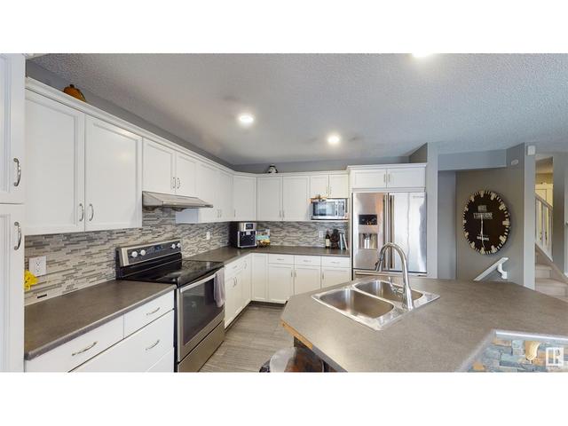 50 Highgrove Cr, House detached with 3 bedrooms, 3 bathrooms and null parking in Edmonton AB | Image 3
