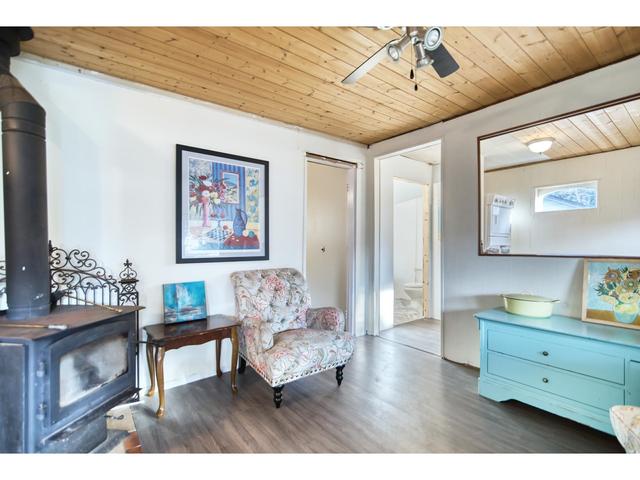 4604 Whitaker Road, House detached with 1 bedrooms, 1 bathrooms and null parking in Sechelt BC | Card Image