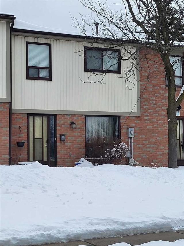 55 - 55 Mcmullen Cres, Townhouse with 3 bedrooms, 2 bathrooms and 2 parking in Brampton ON | Image 1