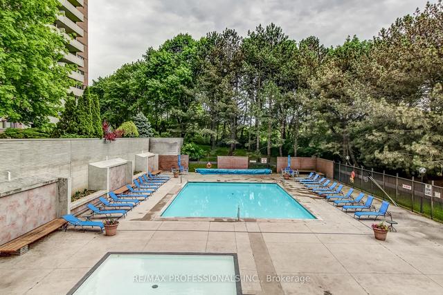 1313 - 250 Scarlett Rd, Condo with 2 bedrooms, 2 bathrooms and 1 parking in Toronto ON | Image 22