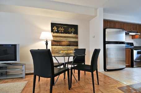 th3 - 200 Twelfth St, Townhouse with 3 bedrooms, 2 bathrooms and 2 parking in Toronto ON | Image 3