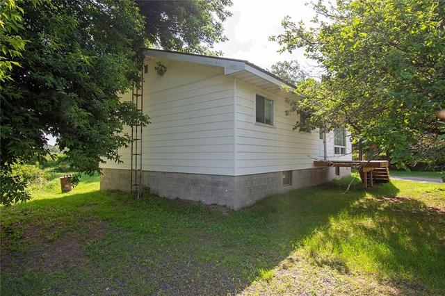 14677 Highway 509 Road, House detached with 3 bedrooms, 1 bathrooms and 6 parking in North Frontenac ON | Image 3
