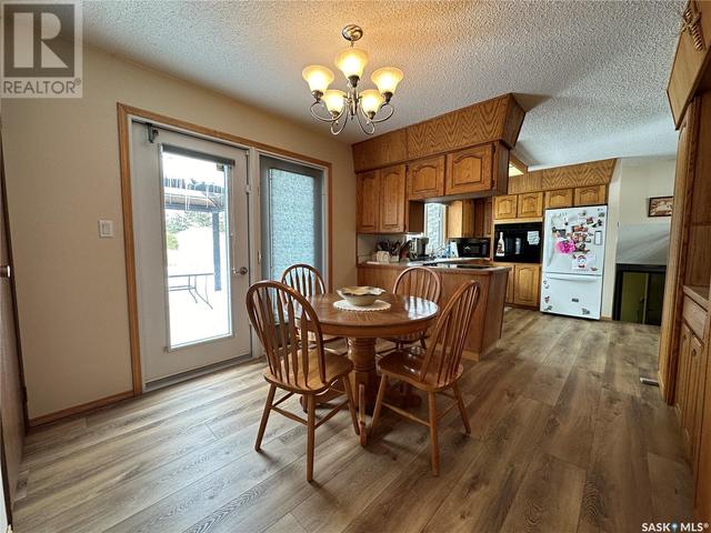 403 2nd Street Ne, House detached with 4 bedrooms, 3 bathrooms and null parking in Watson SK | Image 5