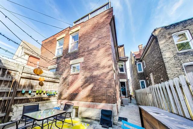 410 St Clarens Ave, House semidetached with 5 bedrooms, 3 bathrooms and 2 parking in Toronto ON | Image 19