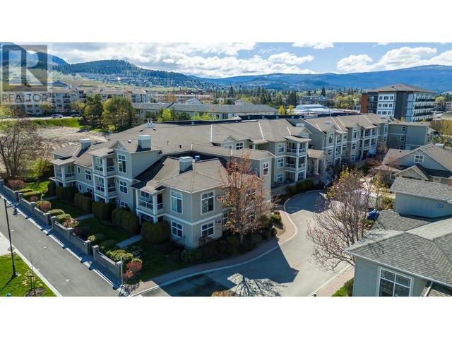 210 - 515 Houghton Road, Condo with 2 bedrooms, 2 bathrooms and null parking in Kelowna BC | Image 1