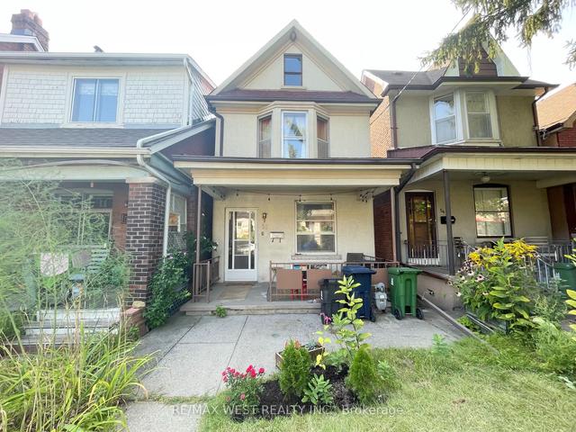 52 Harvie Ave, House detached with 3 bedrooms, 1 bathrooms and 2 parking in Toronto ON | Image 1