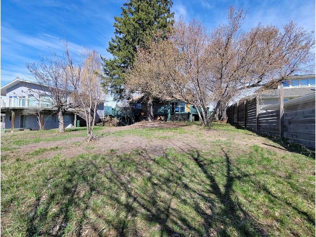 809 14th Street, House detached with 2 bedrooms, 2 bathrooms and null parking in Invermere BC | Image 20