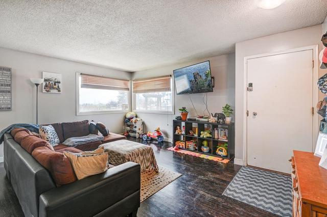 4504 14 Street Nw, House detached with 4 bedrooms, 2 bathrooms and 2 parking in Calgary AB | Image 4