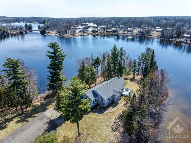 115 Island View Drive, House detached with 3 bedrooms, 3 bathrooms and 10 parking in North Algona Wilberforce ON | Image 1
