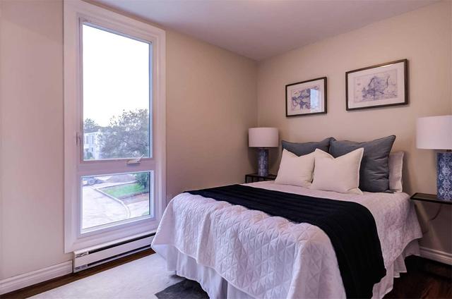 B59 - 25 Britten Clse, Townhouse with 4 bedrooms, 2 bathrooms and 1 parking in Hamilton ON | Image 7