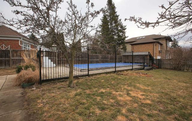 22 Spring Garden Rd, House detached with 3 bedrooms, 2 bathrooms and 4 parking in Toronto ON | Image 9